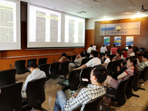 Thiếu vắng lực đỡ, chỉ số VN-Index quay đầu giảm hơn 4 điểm ảnh 1