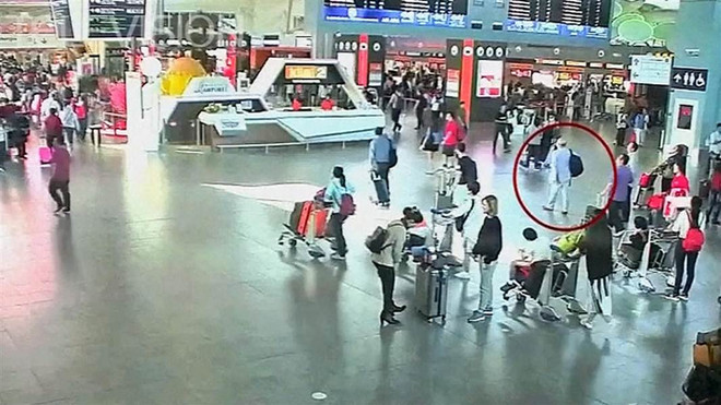 Cơ quan công tố Malaysia công bố video ông Kim Jong-nam bị tấn công ảnh 1