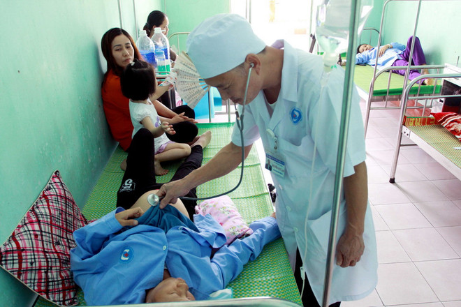 Thái Bình: Cấp cứu kịp thời 32 bệnh nhân nghi bị ngộ độc thực phẩm ảnh 1