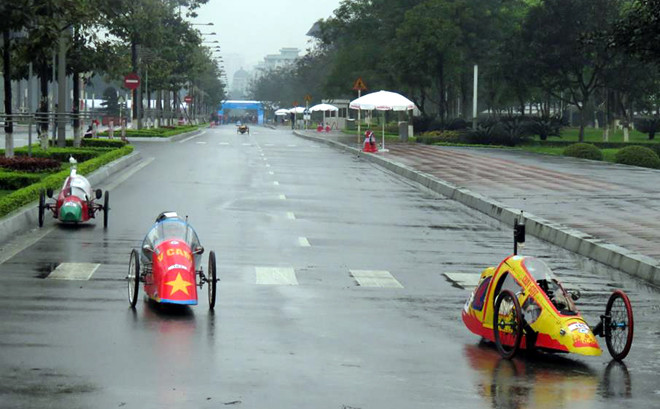 Xe máy tự chế Việt đi được hơn 1.164km với một lít xăng ảnh 1