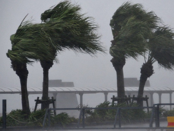 Siêu bão đổ bộ khiến nhiều chuyến bay ở Nhật Bản bị hủy bỏ ảnh 1