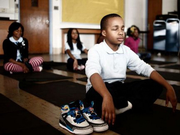 Dạy thiền trong trường học giúp giảm học sinh cá biệt ảnh 1