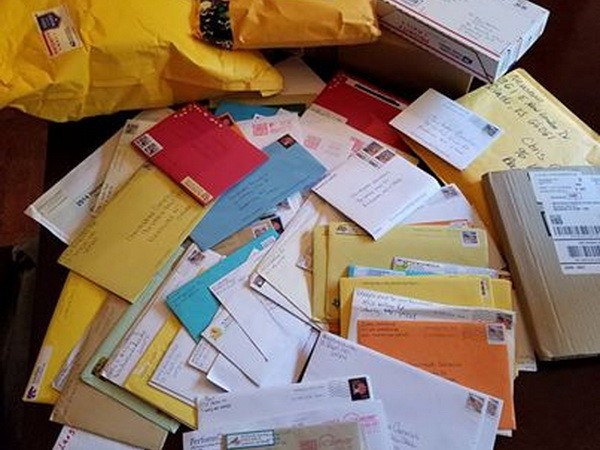 Câu chuyện về cậu bé tự kỷ không có bạn lay động cả nước Anh ảnh 3