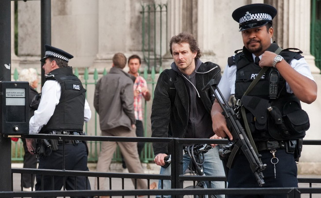 Anh bắt giữ đối tượng tình nghi cấp tài chính cho khủng bố ảnh 1