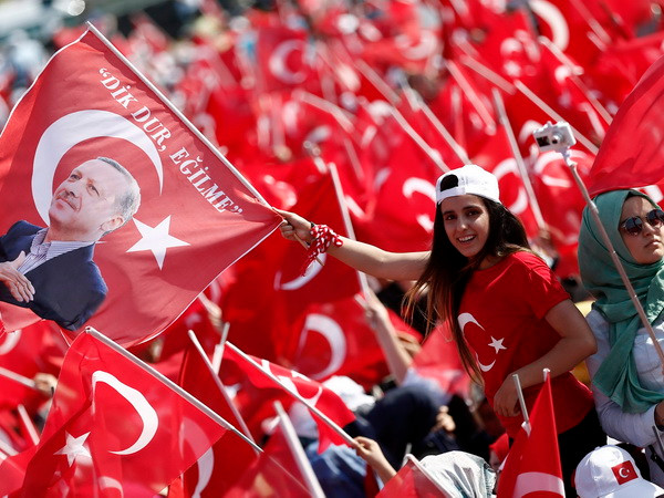 32 quan chức Thổ Nhĩ Kỳ không trở về nước theo lệnh triệu tập ảnh 1