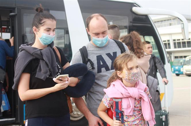 Đủ cơ sở để mở du lịch và trường học, nếu không sẽ 'lãng phí vaccine" ảnh 3