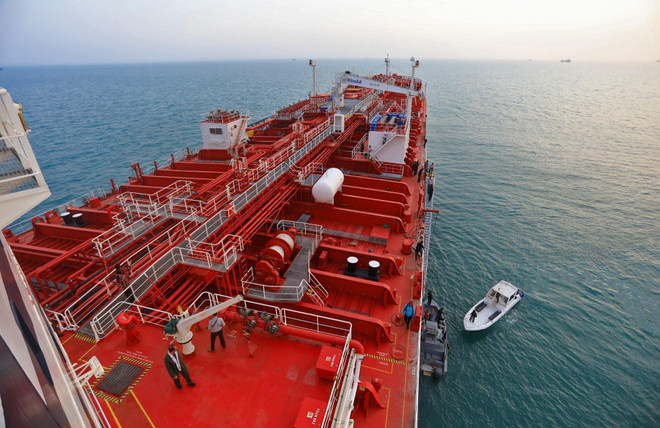 Tổng thống Iran muốn trao đổi các tàu chở dầu với Anh ảnh 1