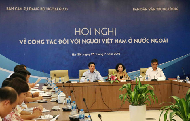 Quang cảnh hội nghị. (Ảnh: Văn Điệp/TTXVN) Tháo gỡ khó khăn cho cộng đồng người Việt ở nước ngoài ảnh 1