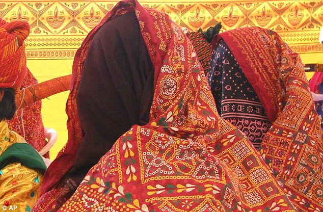 Bé gái Ấn Độ viết thư xin cô giáo ngăn đám cưới của chính mình ảnh 1