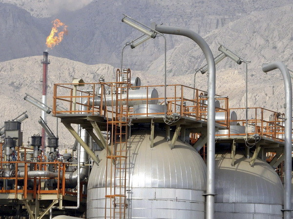 Giá dầu thế giới hồi phục sau khi OPEC dự định giảm cung dầu ảnh 1