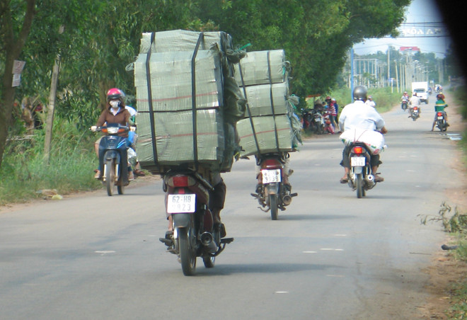 Thuốc lá ngoại nhập lậu ào ạt tràn về Thành phố Hồ Chí Minh ảnh 1