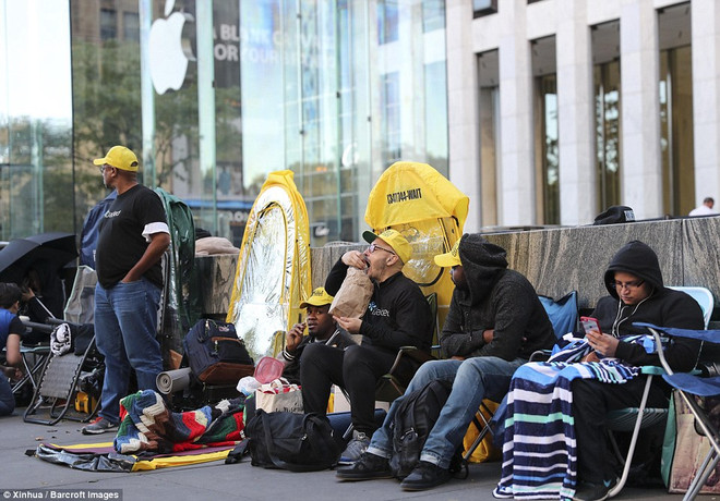 Giới hâm mộ "Táo khuyết" háo hức trong ngày mở bán iPhone 7 ảnh 6