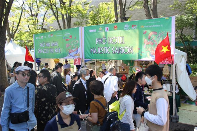 Người Nhật chào đón hương vị ẩm thực Việt Nam tại Lễ hội Phở ở Tokyo ảnh 2