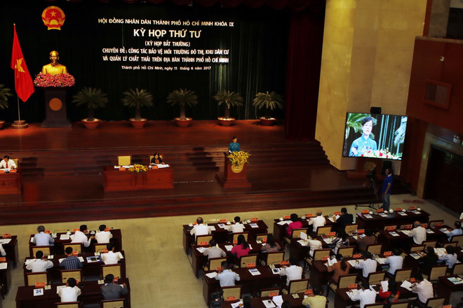 Toàn cảnh kỳ họp chuyên đề của Hội đồng Nhân dân Thành phố Hồ Chí Minh. (Ảnh: Hoàng Hải/TTXVN) HĐND Thành phố Hồ Chí Minh họp bất thường về môi trường thành phố ảnh 1
