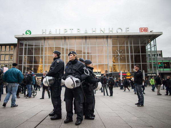 Đức điều tra 8 đối tượng liên quan các vụ quấy rối ở Hamburg ảnh 1