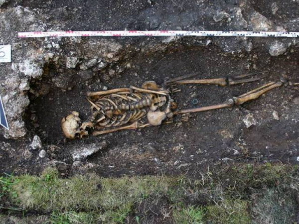 Chiếc chân giả bằng gỗ niên đại 1.500 năm cổ nhất châu Âu ảnh 1