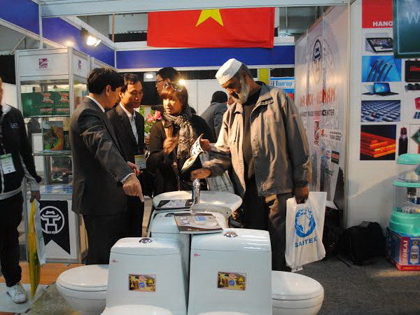 Hàng Việt Nam được quan tâm tại hội chợ quốc tế Nam Phi ảnh 1