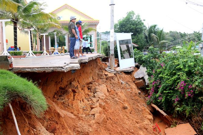Khẩn trương khắc phục sự cố cát tràn tại thành phố Phan Thiết ảnh 2