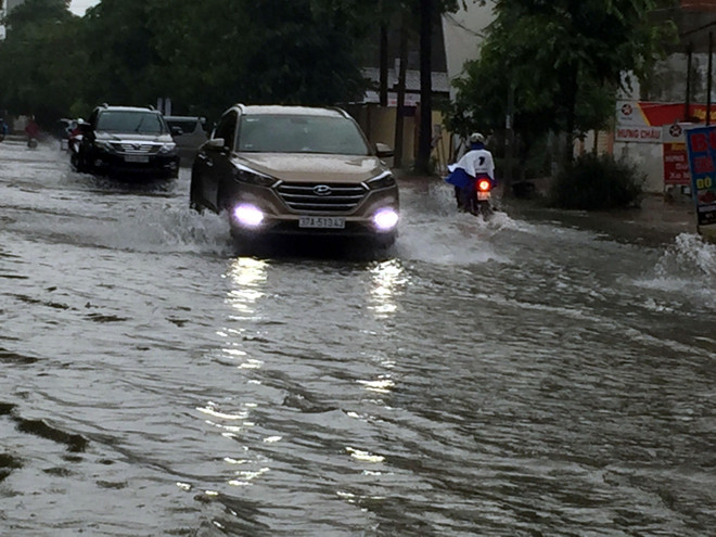Cảnh báo mưa lớn, lũ, dông, lốc, sét và gió giật mạnh ở Bắc Bộ ảnh 1