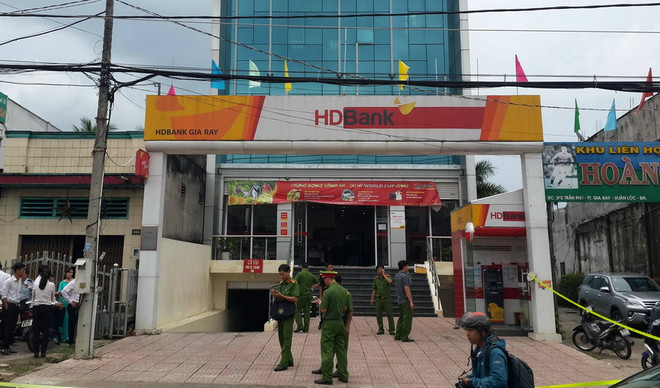 Phát hiện xe máy nghi của đối tượng cướp ngân hàng ở Đồng Nai ảnh 1