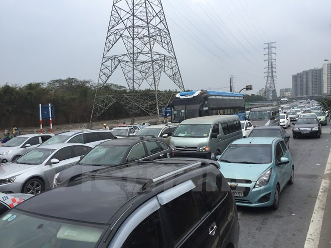 Nhiều tuyến đường cửa ngõ Thủ đô bị tình trạng ùn tắc sau nghỉ lễ ảnh 1