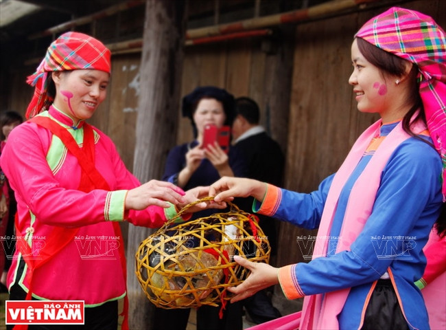 Độc đáo đám cưới người Giáy ở Tả Van với nhiều phong tục cổ ảnh 9