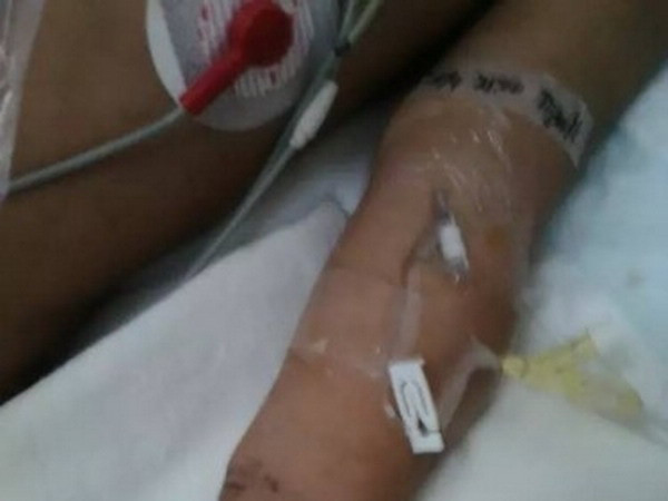 Trung Quốc: Bé gái 2 tuổi bị người tình của mẹ đánh đến hôn mê ảnh 1