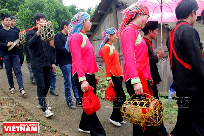 Độc đáo đám cưới người Giáy ở Tả Van với nhiều phong tục cổ ảnh 3