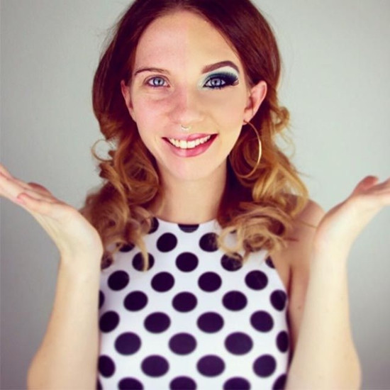 Phụ nữ khắp thế giới "phát sốt" với trào lưu trang điểm nửa mặt ảnh 7