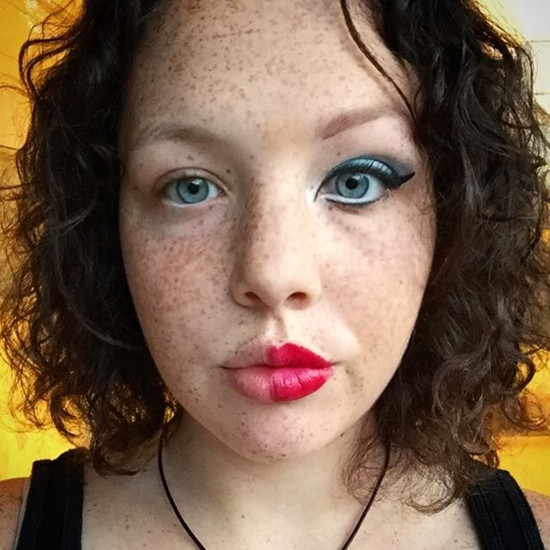 Phụ nữ khắp thế giới "phát sốt" với trào lưu trang điểm nửa mặt ảnh 1