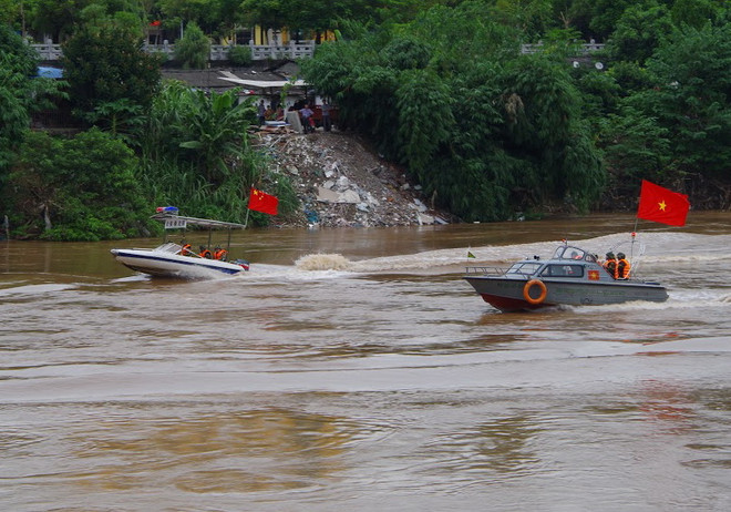 Việt-Trung tuần tra chung trên sông Hồng trong ngày đầu năm mới ảnh 1