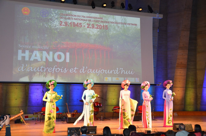 Khán giả Pháp cuốn hút trước âm nhạc truyền thống Việt Nam ảnh 3