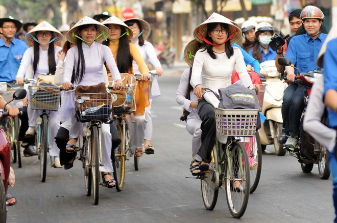 [Photo] Hàng trăm nữ sinh mặc áo dài đạp xe vì môi trường ảnh 4