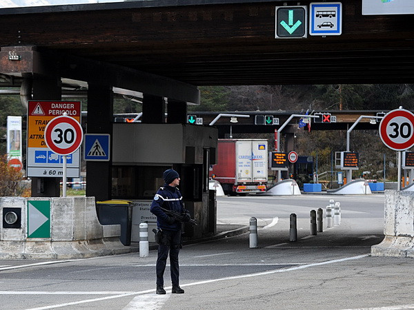 Italy lo sợ bị khủng bố nếu can thiệp quân sự vào Libya ảnh 1