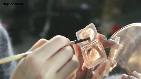 7 bước trang điểm đơn giản để tỏa sáng trong mọi bữa tiệc mùa Hè ảnh 13