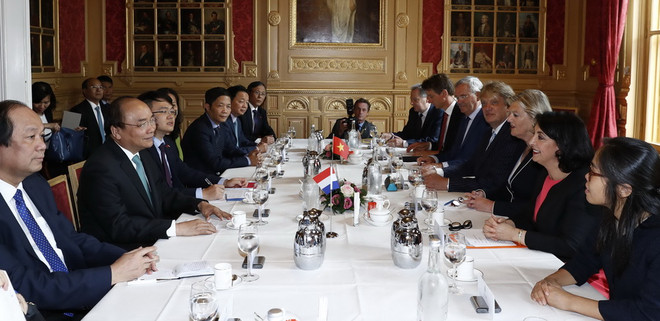 Thủ tướng Nguyễn Xuân Phúc gặp gỡ lãnh đạo Quốc hội Hà Lan ảnh 1