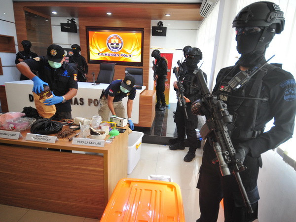 Indonesia bắt giữ nhiều quan chức về hưu với cáo buộc phản quốc ảnh 1