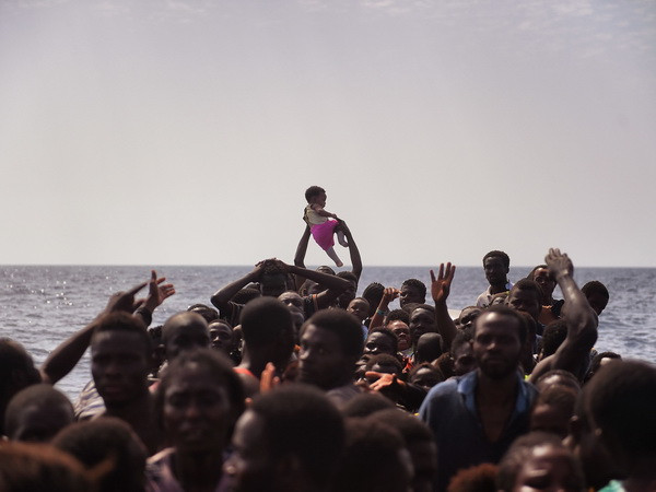  Ngân sách EU năm 2017 ưu tiên cho vấn đề việc làm và người di cư ảnh 1