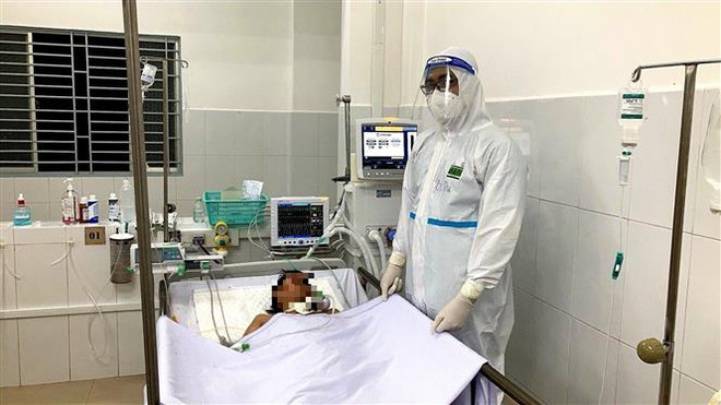 Bệnh nhân V.T.A.T (tỉnh Đồng Tháp) vẫn đang được điều trị tại Trung tâm Hồi sức tích cực quốc gia Cần Thơ. (Ảnh: TTXVN) Thêm một sản phụ mắc COVID-19 nguy kịch được cứu sống ảnh 1