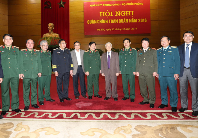 Tổng Bí thư Nguyễn Phú Trọng, Bí thư Quân ủy Trung ương với các đại biểu. (Ảnh: Trí Dũng/TTXVN) Toàn văn phát biểu của Tổng Bí thư tại Hội nghị Quân chính toàn quân ảnh 1