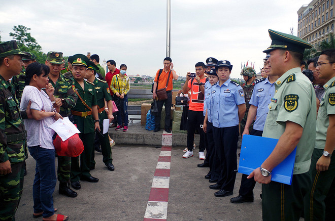 Trung Quốc bàn giao tội phạm truy nã đặc biệt cho Việt Nam ảnh 1