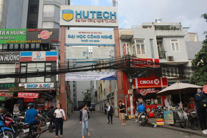 Nhiều trường đại học ở TPHCM tiếp tục cho sinh viên nghỉ học ảnh 1