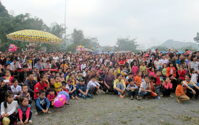 [Photo] Lễ hội đền Đuồm thu hút đông đảo đồng bào dân tộc tham gia ảnh 2