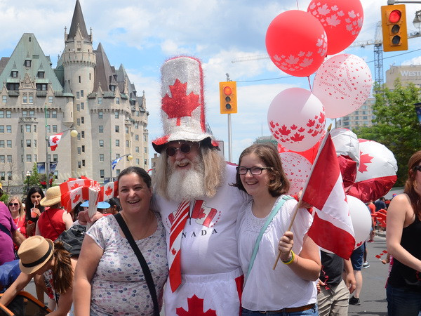 Doanh số bán lẻ của Canada tăng cao nhất trong 7 năm qua ảnh 1