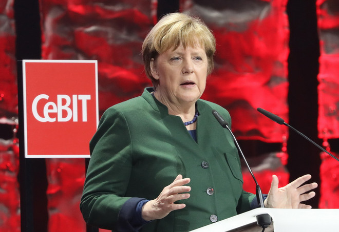 Thủ tướng Đức Angela Merkel muốn hủy bỏ lệnh trừng phạt Nga ảnh 1