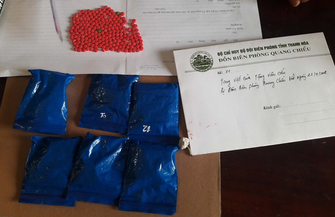 Bắt giữ đối tượng vận chuyển trái phép gần 1.200 viên ma túy tổng hợp ảnh 2