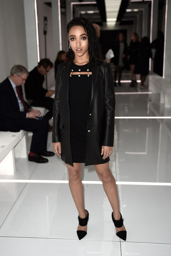 Sao Á-Âu ấn tượng tại show diễn Versus Versace Xuân Hè 2016 ảnh 2