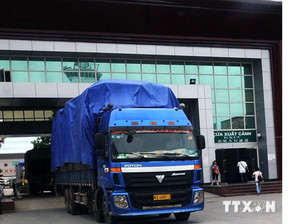 Rượu, bia, thuốc lá chỉ được tái xuất qua các cửa khẩu chính ảnh 1