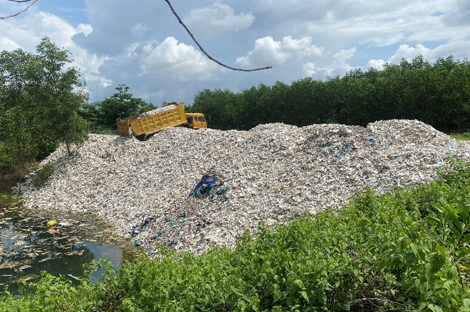 Đồng Nai: Làm rõ vụ việc doanh nghiệp đổ chất thải rắn ra môi trường ảnh 1