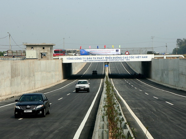 Đề nghị thêm đường dân sinh ở cao tốc Nội Bài-Lào Cai ảnh 1